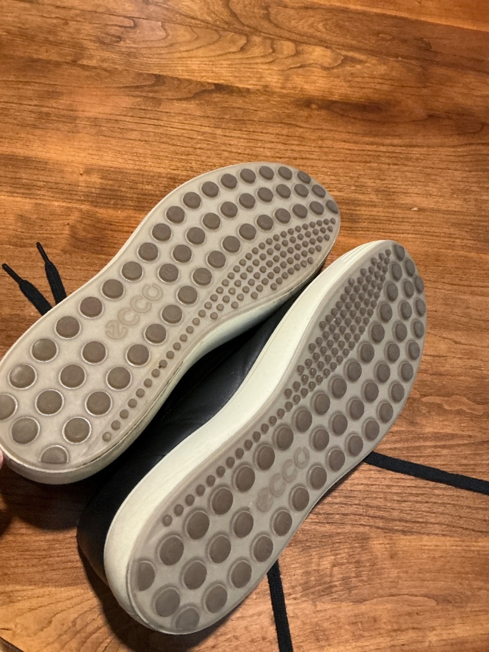 Men’s leather Ecco soft 7 city sneaker color black 11/11.5